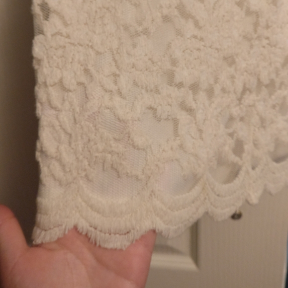 🏷️2/$15 Urban Outfitters Open Back Lace Dress - Picture 9 of 9